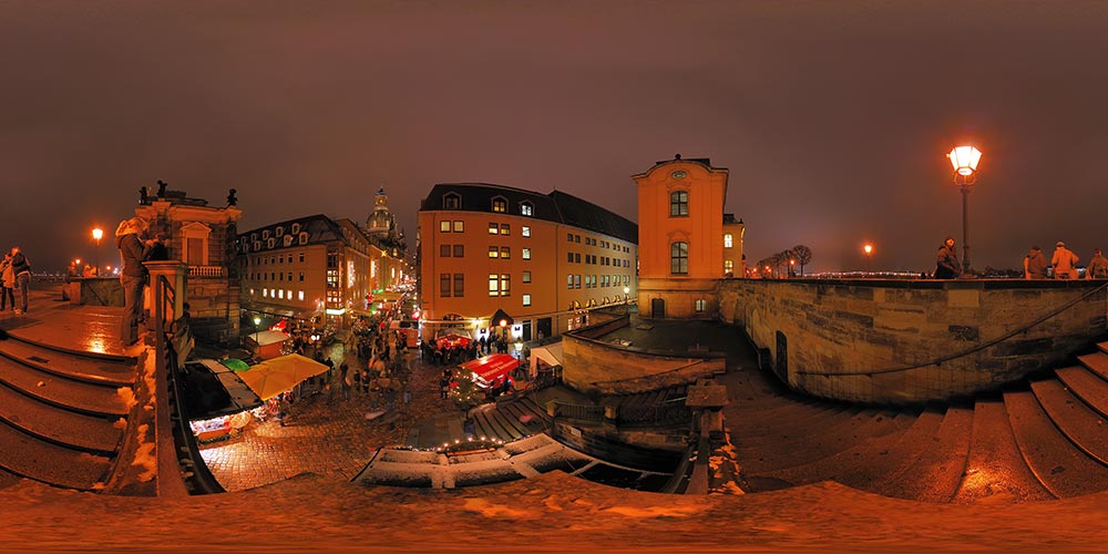 Weihnachtsmarkt an der Frauenkirche