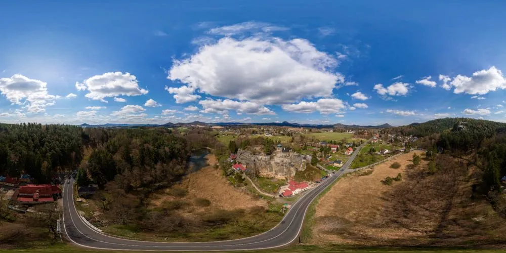 360° Panorama: Felsenburg Sloup (Einsiedlerstein, auch Bürgstein) in Tschechien