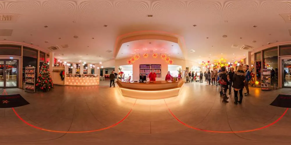 360° Panorama: Herrnhuter Sterne Manufaktor - Ausstellungsraum in Herrnhut