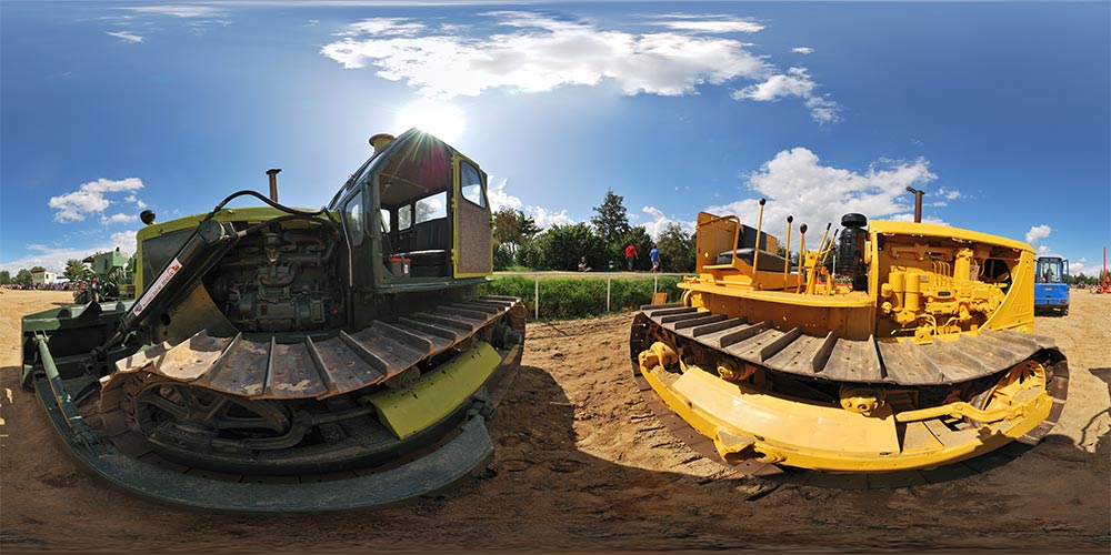 Raupenschlepper T100 (RUS)