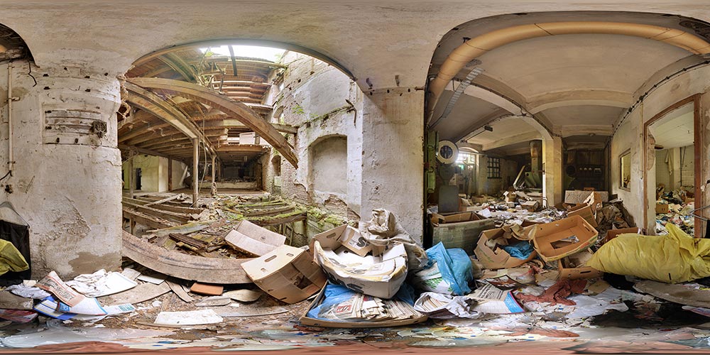 Durchgang Wirtschaftsgebäude