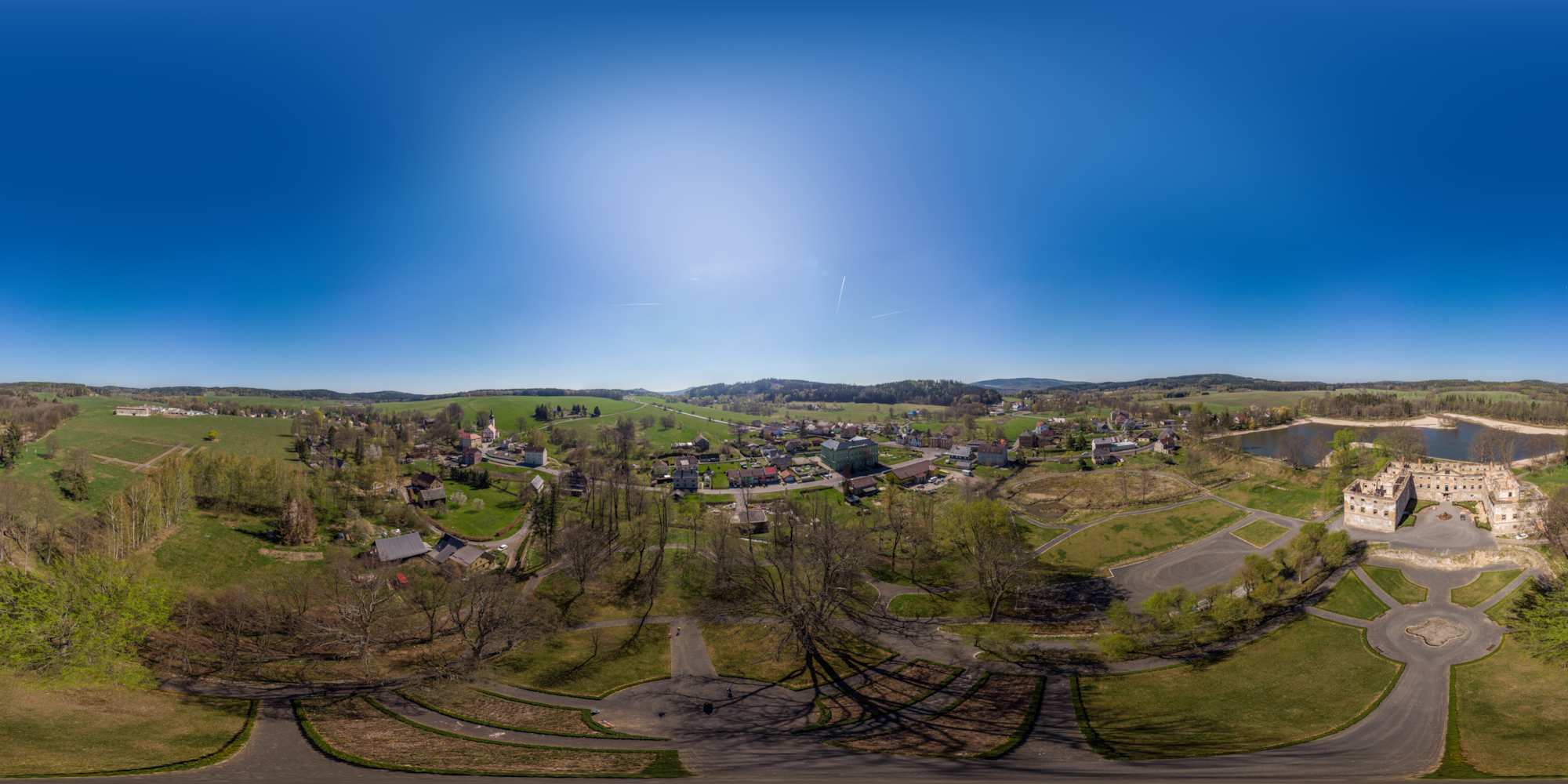 Luftpanorama - Zrícenina zámku Lipová / Hainspach